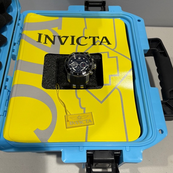 Men's Invicta 44 MM Pro Diver Watch Display Case And Collectible Tote